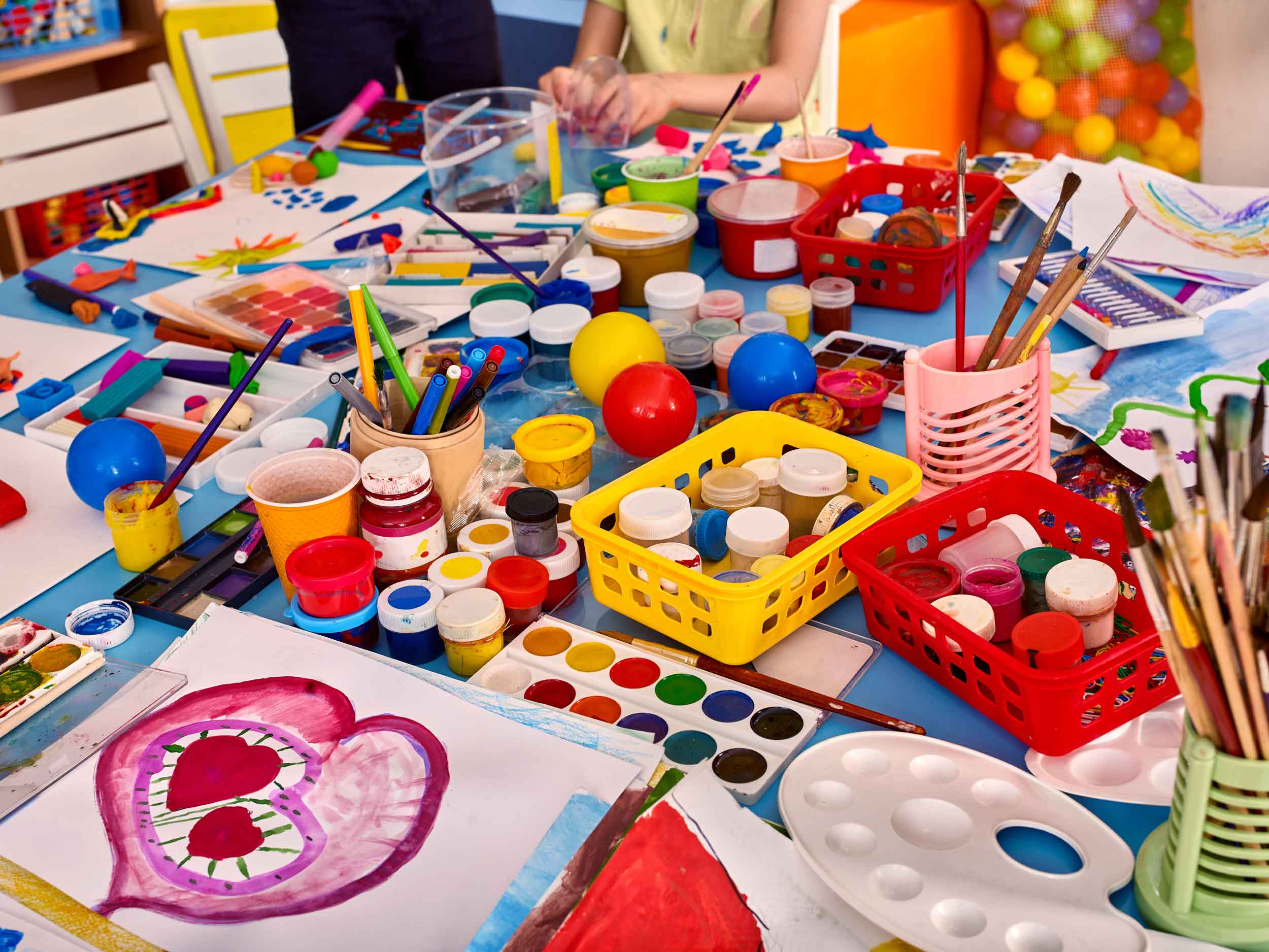 Art Education Beyond the Classroom: Community Projects and Public Art